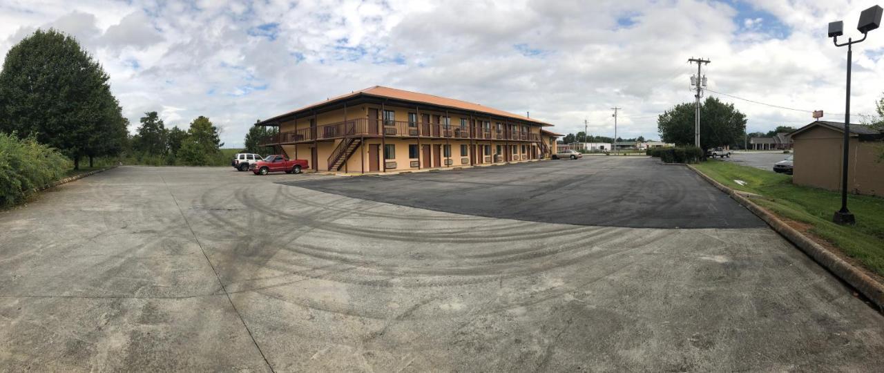 Motor Inns Of America Madisonville Buitenkant foto