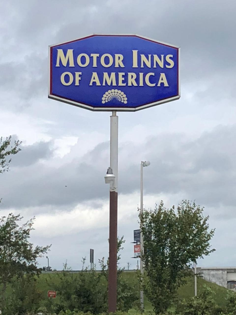 Motor Inns Of America Madisonville Buitenkant foto