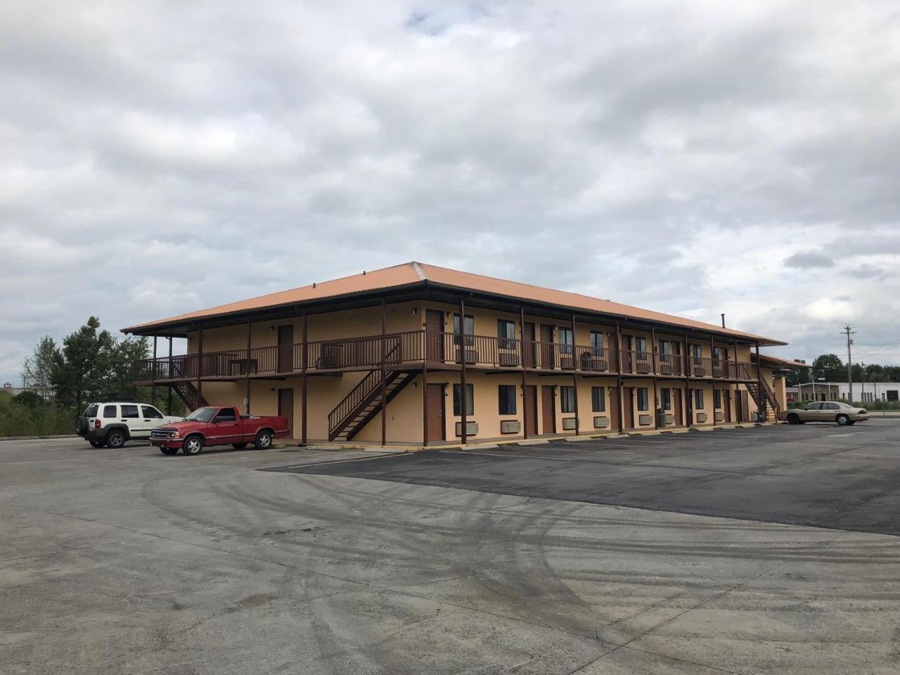 Motor Inns Of America Madisonville Buitenkant foto